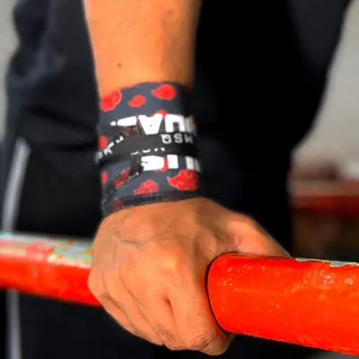 Crimson Cloud wrist wraps for calisthenics - Handstands and balance work